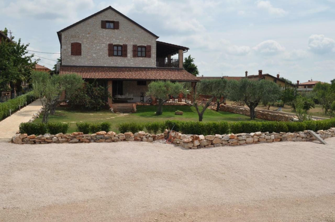 Apartments Oliva Fiorini エクステリア 写真